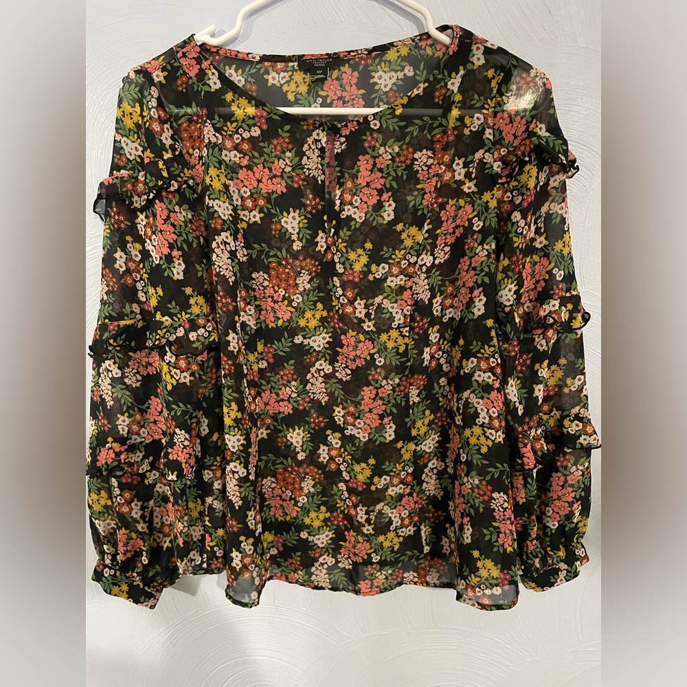 Women’s Size XS Petite Black Floral Ann Taylor Blouse
